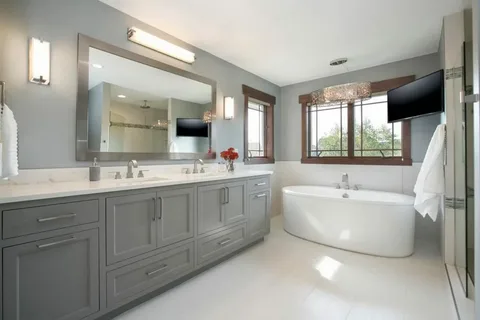 Best bathroom renovation contractors Burlington